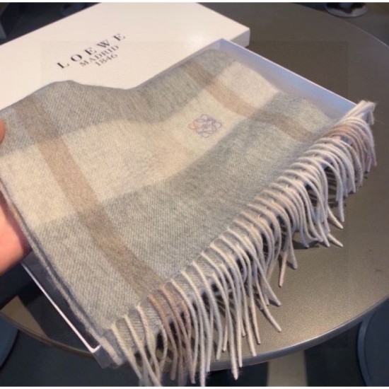 LOEWE Overseas customers limited advance sale 2023FW scarf LOEWE Overseas customers limited advance sale 2023FW scarf