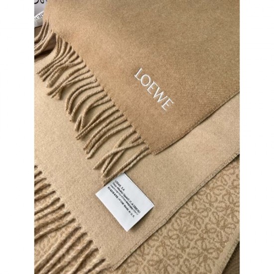 LOEWE 2023FW scarf loved by celebrities and celebrities LOEWE 2023FW scarf loved by celebrities and celebrities