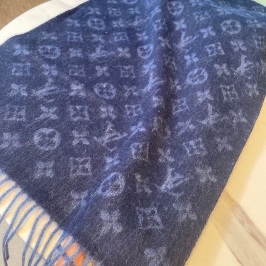 LOUIS VUITTON Explosively popular in winter 2023FW scarf LOUIS VUITTON Explosively popular in winter 2023FW scarf