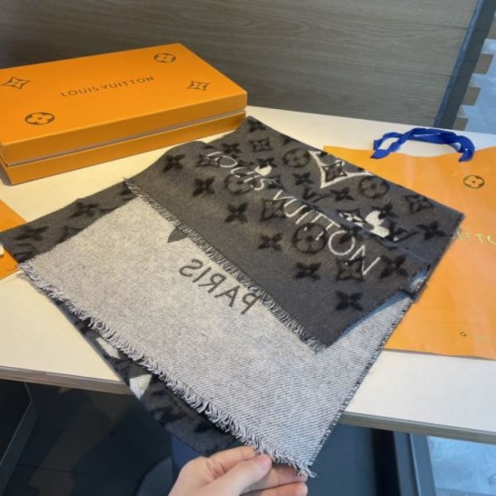 LOUIS VUITTON 2023FW Scarf that is useful regardless of the season LOUIS VUITTON 2023FW Scarf that is useful regardless of the season