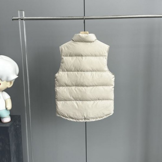 2023FW Down Jacket CELINE Item also featured in Celine magazine 2023FW Down Jacket CELINE Item also featured in Celine magazine