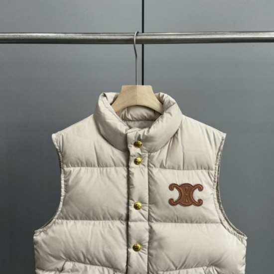 2023FW Down Jacket CELINE Item also featured in Celine magazine 2023FW Down Jacket CELINE Item also featured in Celine magazine