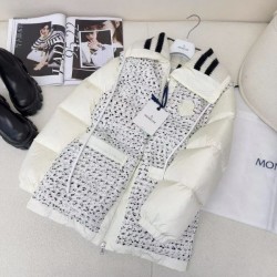 2023FW MONCLER Down jacket Stylish presence