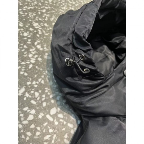 2023FW down jacket PRADA Prada favorite style of this winter 2023FW down jacket PRADA Prada favorite style of this winter