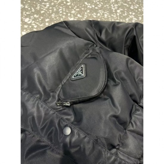 2023FW down jacket PRADA Prada favorite style of this winter 2023FW down jacket PRADA Prada favorite style of this winter