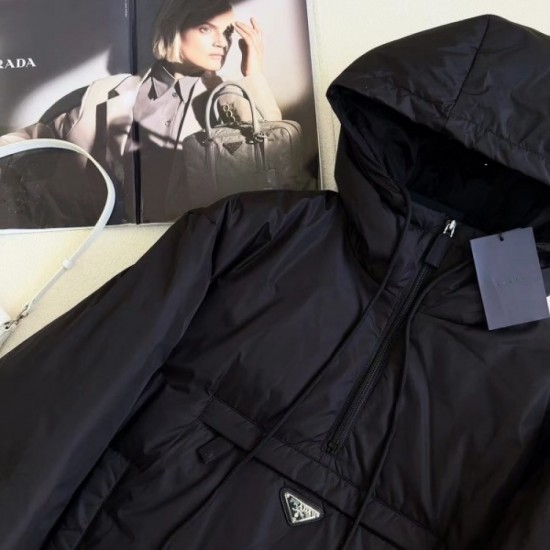 2023FW down jacket PRADA Prada trend coordination 2023FW down jacket PRADA Prada trend coordination