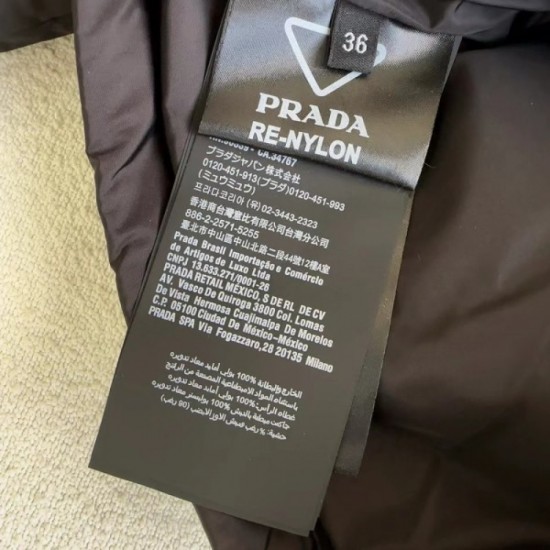 2023FW down jacket PRADA Prada trend coordination 2023FW down jacket PRADA Prada trend coordination