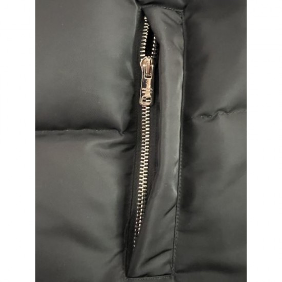 2023FW Down Jacket PRADA New Prada Many Celebrities Use It 2023FW Down Jacket PRADA New Prada Many Celebrities Use It