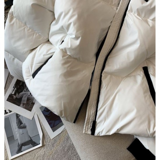 2023FW Down Jacket PRADA For an elegant casual outfit 2023FW Down Jacket PRADA For an elegant casual outfit