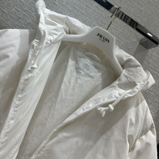 2023FW PRADA Prada Down jacket that goes well and is definitely recommended 2023FW PRADA Prada Down jacket that goes well and is definitely recommended