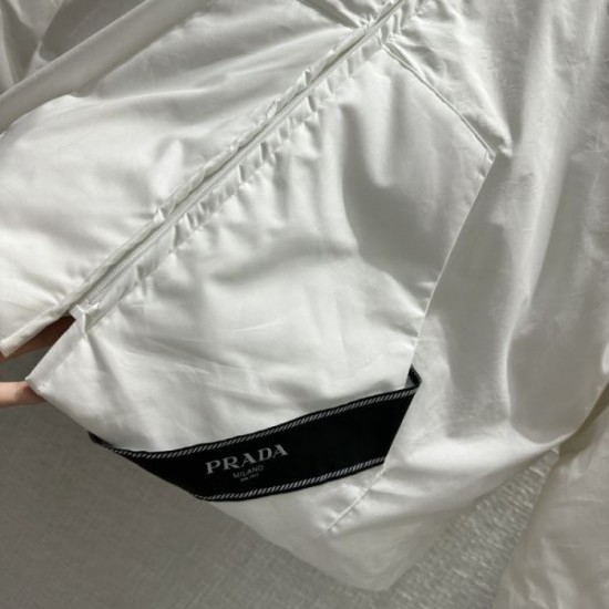 2023FW PRADA Prada Down jacket that goes well and is definitely recommended 2023FW PRADA Prada Down jacket that goes well and is definitely recommended