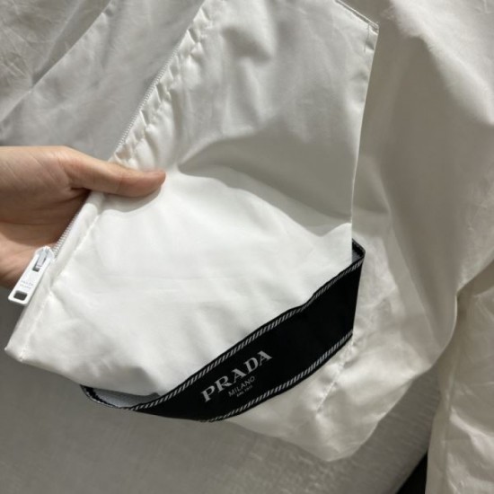 2023FW PRADA Prada Down jacket that goes well and is definitely recommended 2023FW PRADA Prada Down jacket that goes well and is definitely recommended