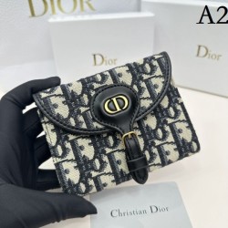 2023SS DIOR Dior Bi-fold wallet you should put in this summer