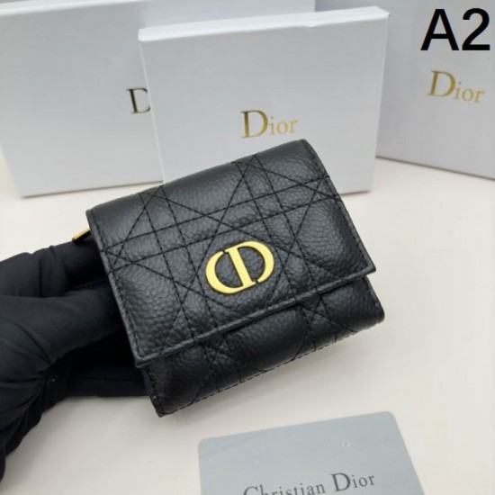 2023FW DIOR Tri-fold wallet, a popular item in both magazines and the city 2023FW DIOR Tri-fold wallet, a popular item in both magazines and the city