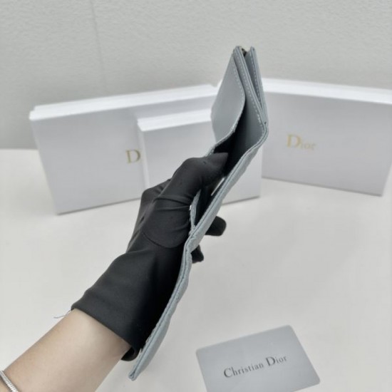2023FW DIOR Tri-fold wallet, a popular item in both magazines and the city 2023FW DIOR Tri-fold wallet, a popular item in both magazines and the city