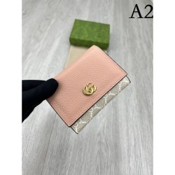 2023SS GUCCI Gucci Bifold wallet perfect for summer coordination