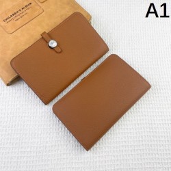 2023FW HERMES Card case that goes well with it and is definitely recommended