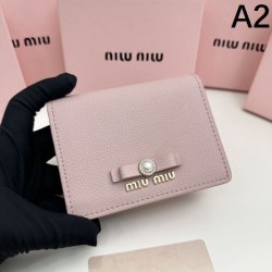 2023FW MIU MIU Miu Miu classic popular latest bi-fold wallet