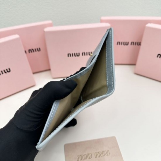 2023FW MIU MIU Miu Miu classic popular latest bi-fold wallet 2023FW MIU MIU Miu Miu classic popular latest bi-fold wallet