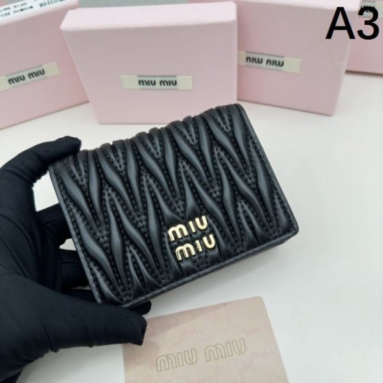 2023FW MIU MIU Miu Miu Adult-like texture bi-fold wallet 2023FW MIU MIU Miu Miu Adult-like texture bi-fold wallet