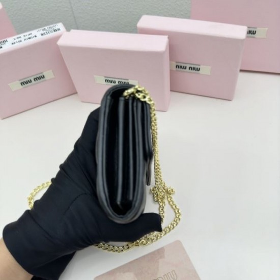 2023FW MIU MIU Miu Miu overwhelming approval rating coin bag 2023FW MIU MIU Miu Miu overwhelming approval rating coin bag