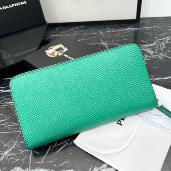 2023SS PRADA Prada It is OK even if I hold this! long wallet 2023SS PRADA Prada It is OK even if I hold this! long wallet