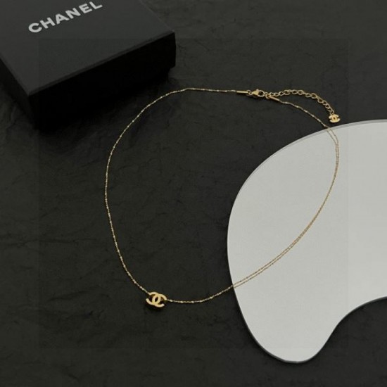 CHANEL 2023FW necklace perfect for winter outings CHANEL 2023FW necklace perfect for winter outings
