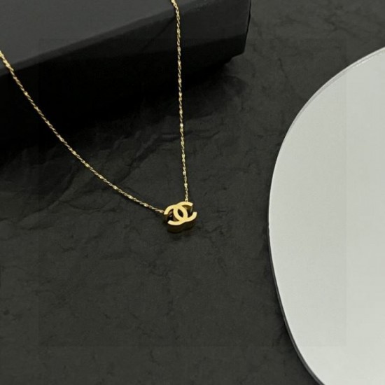 CHANEL 2023FW necklace perfect for winter outings CHANEL 2023FW necklace perfect for winter outings