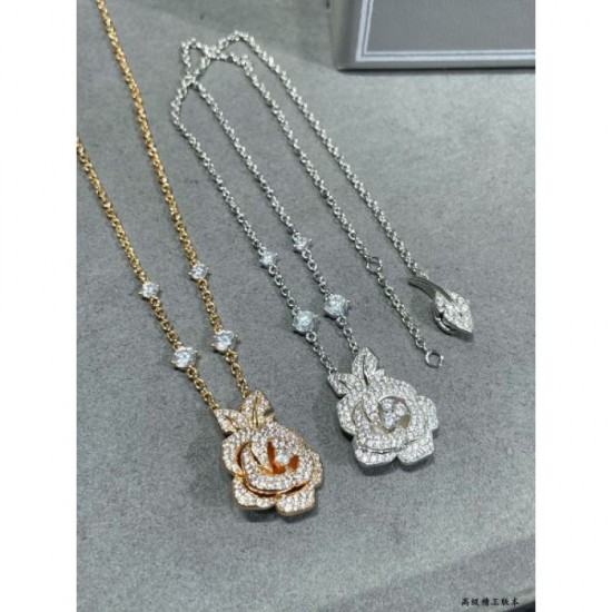 DIOR This winter's most popular brand 2023FW necklace DIOR This winter's most popular brand 2023FW necklace