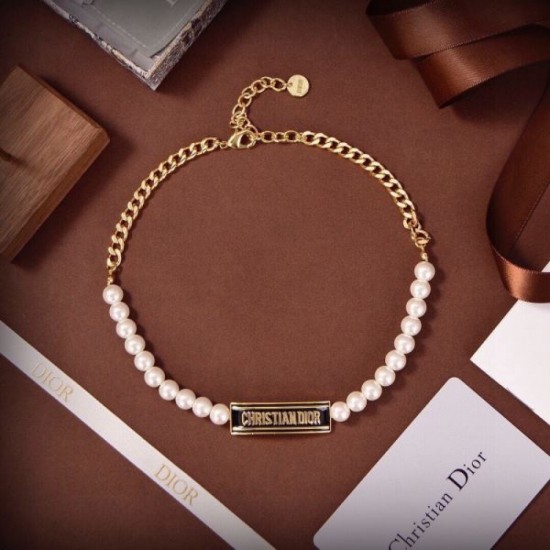 DIOR Celebrities are obsessed with the brand new item 2023FW Necklace DIOR Celebrities are obsessed with the brand new item 2023FW Necklace