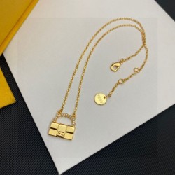 2023FW Necklace FENDI A must-see for those who missed out on this season!