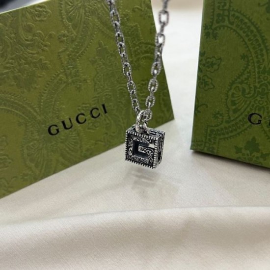 GUCCI Gucci fashionable style continues this season with 2023FW necklace GUCCI Gucci fashionable style continues this season with 2023FW necklace