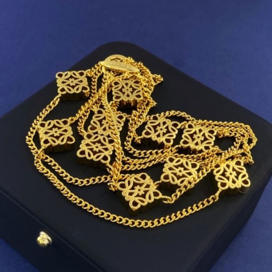 LOEWE Loewe is gaining popularity! Stylish new 2023FW necklace LOEWE Loewe is gaining popularity! Stylish new 2023FW necklace