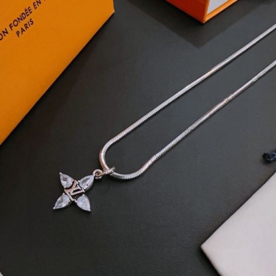 2023FW Necklace LOUIS VUITTON New and rare 2023FW Necklace LOUIS VUITTON New and rare