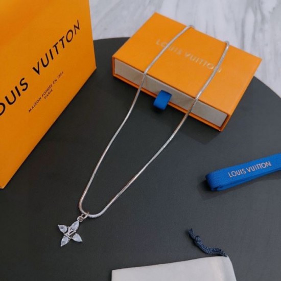 2023FW Necklace LOUIS VUITTON New and rare 2023FW Necklace LOUIS VUITTON New and rare