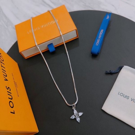 2023FW Necklace LOUIS VUITTON New and rare 2023FW Necklace LOUIS VUITTON New and rare