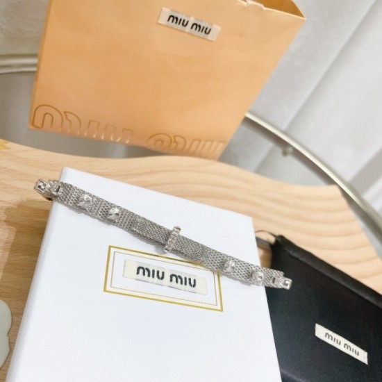 MIU MIU necklace 2023SS trend color MIU MIU necklace 2023SS trend color