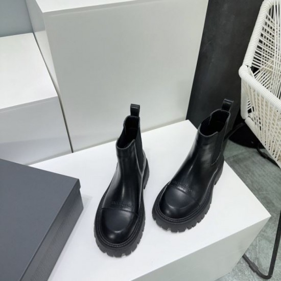 Favorite classy boots 2023FW BALENCIAGA Balenciaga Favorite classy boots 2023FW BALENCIAGA Balenciaga