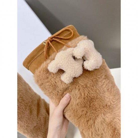 CELINE 2023FW boots that are useful during the change of seasons CELINE 2023FW boots that are useful during the change of seasons