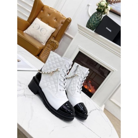 Entering latest stylish logo boots 2023FW CHANEL Chanel Entering latest stylish logo boots 2023FW CHANEL Chanel