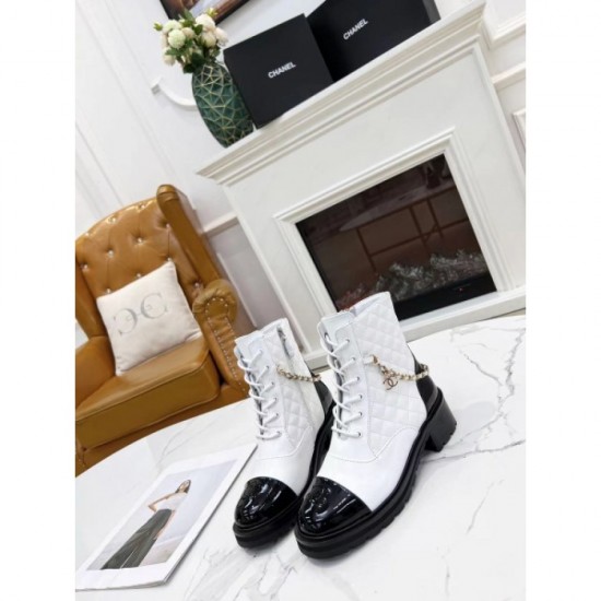 Entering latest stylish logo boots 2023FW CHANEL Chanel Entering latest stylish logo boots 2023FW CHANEL Chanel