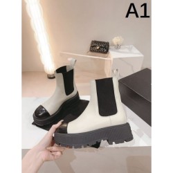 Simple boots that enhance your style 2023FW CHANEL CHANEL