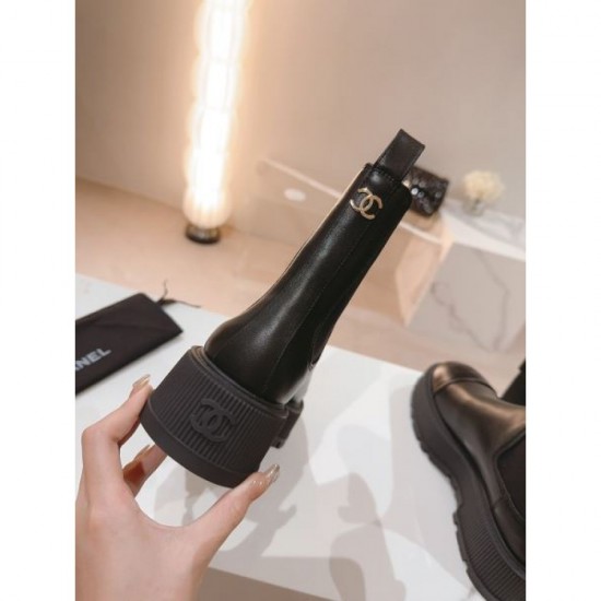 Simple boots that enhance your style 2023FW CHANEL CHANEL Simple boots that enhance your style 2023FW CHANEL CHANEL