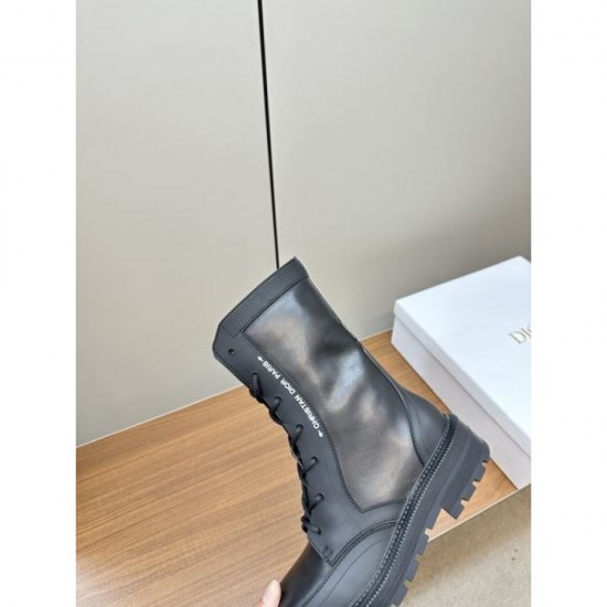 Stylish boots incorporating trends 2023FW DIOR Dior Stylish boots incorporating trends 2023FW DIOR Dior