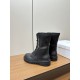 Stylish boots incorporating trends 2023FW DIOR Dior Stylish boots incorporating trends 2023FW DIOR Dior