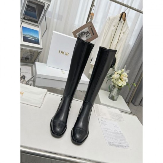 The latest trend boots to enhance your fall/winter mood 2023FW DIOR Dior The latest trend boots to enhance your fall/winter mood 2023FW DIOR Dior