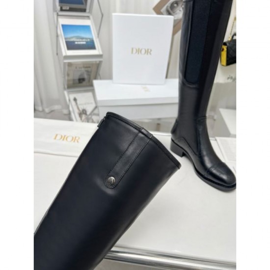 The latest trend boots to enhance your fall/winter mood 2023FW DIOR Dior The latest trend boots to enhance your fall/winter mood 2023FW DIOR Dior