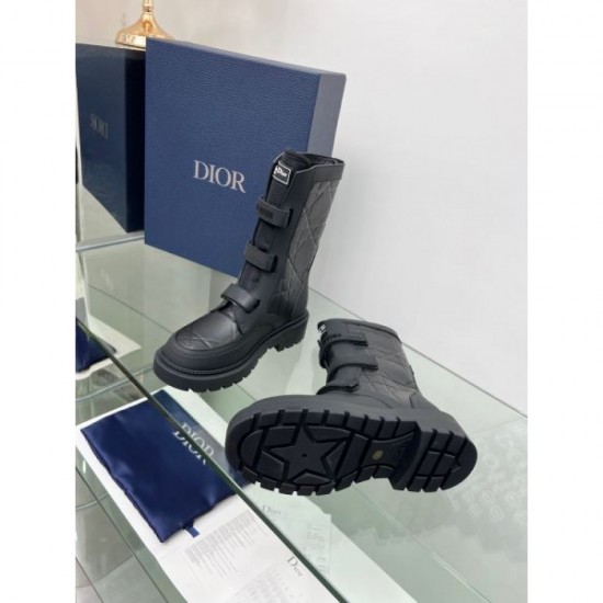 A battle is inevitable! Boots you definitely want to check out 2023FW DIOR Dior A battle is inevitable! Boots you definitely want to check out 2023FW DIOR Dior