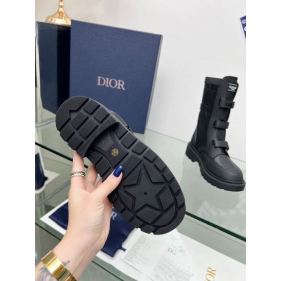 A battle is inevitable! Boots you definitely want to check out 2023FW DIOR Dior A battle is inevitable! Boots you definitely want to check out 2023FW DIOR Dior