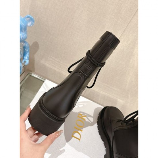 A battle is inevitable! Boots you definitely want to check out 2023FW DIOR Dior A battle is inevitable! Boots you definitely want to check out 2023FW DIOR Dior